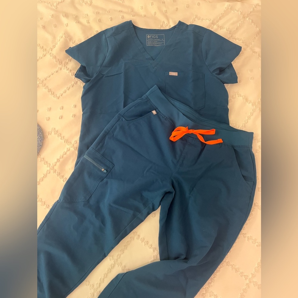 Figs scrubs